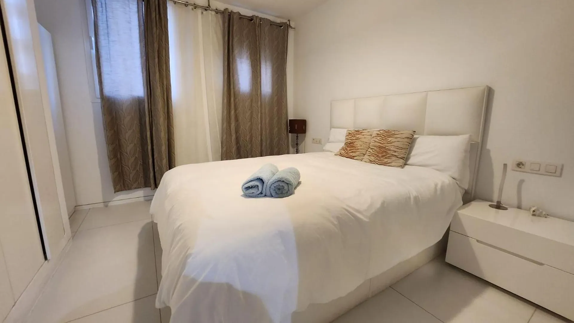 Ibiza - Apartment - Sleeps 4 - Parking - Pool Nuestra Senora de Jesus 0*,  Испания